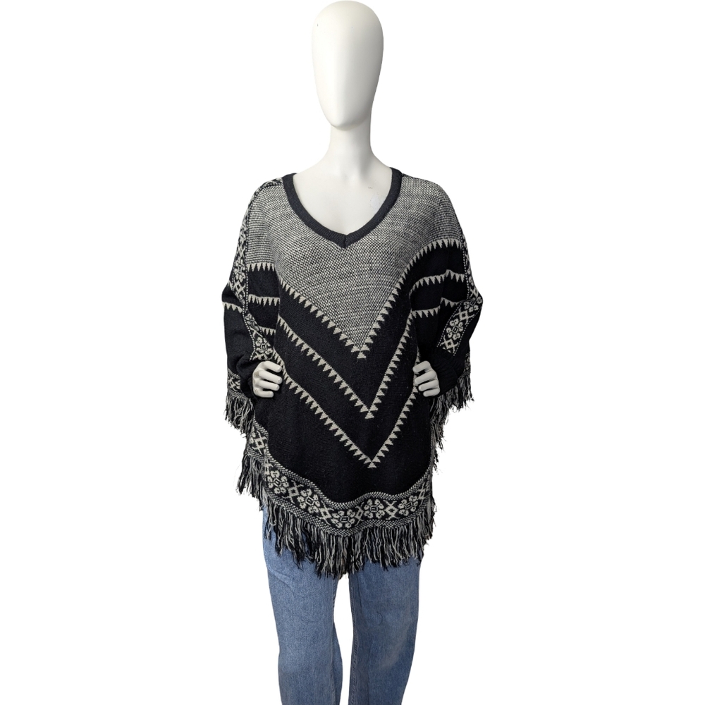Chevron Knit Fringe Poncho | Black And White | Boho Festival Western | Large
